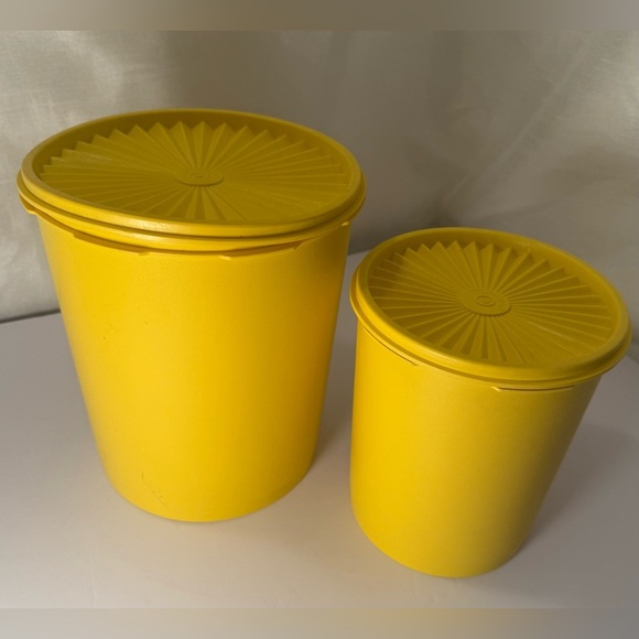 vintage tupperware canister set yellow preowned 4 Pieces 2 Canisters - Picture 2 of 6